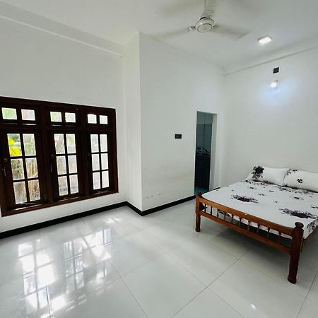 Lalitha Holiday Inn Jaffna Bagian luar foto