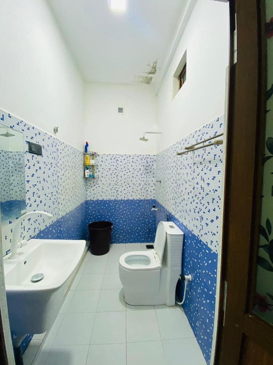Lalitha Holiday Inn Jaffna Bagian luar foto