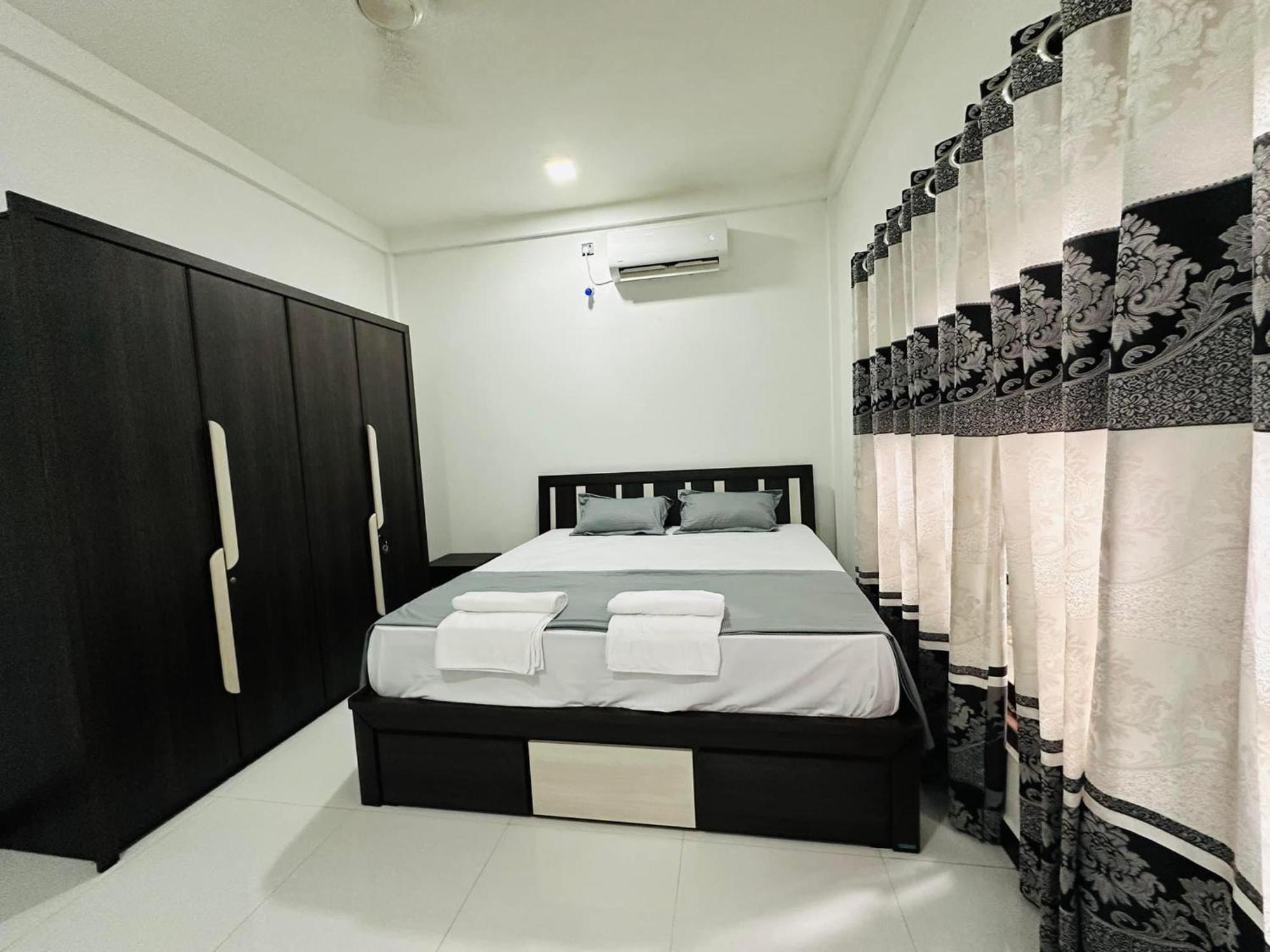 Lalitha Holiday Inn Jaffna Bagian luar foto