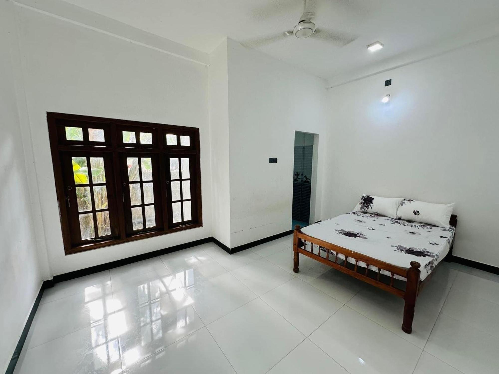 Lalitha Holiday Inn Jaffna Bagian luar foto